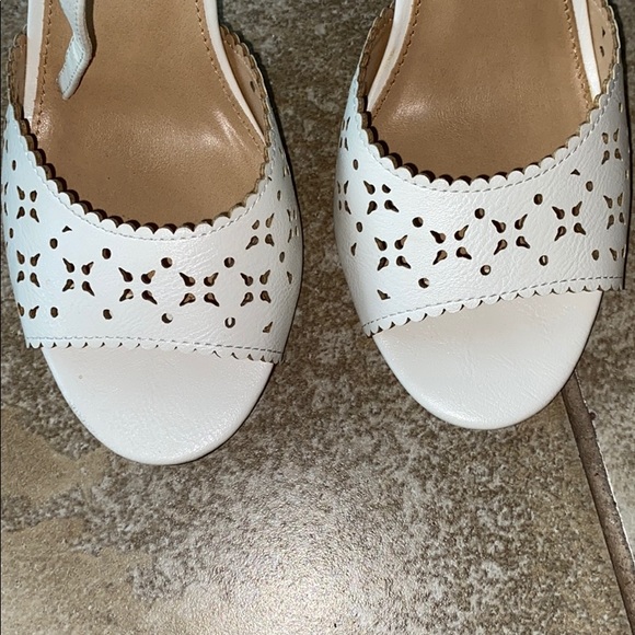 Heels - Picture 2 of 7